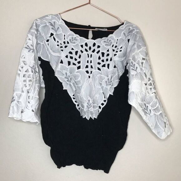Vintage sweater with embroidered lace detailing - Picture 1 of 6